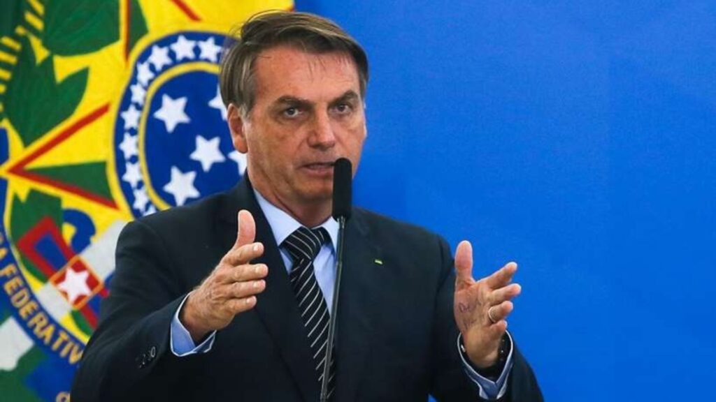 Bolsonaro assina medida provisória que libera sorteios e prêmios na televisão.