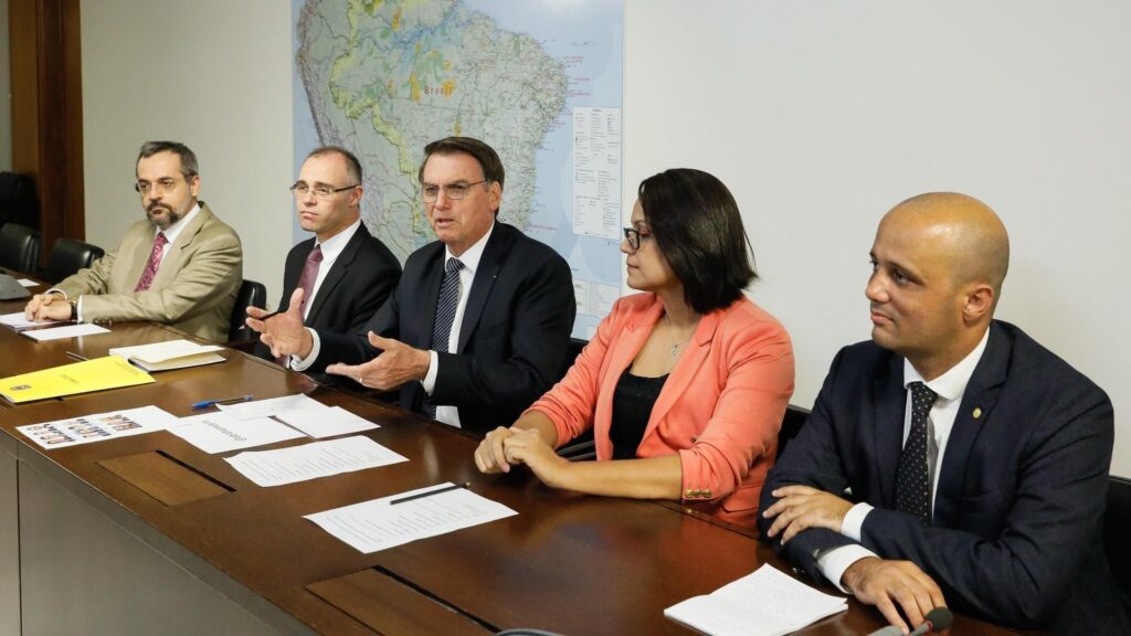 O Presidente Jair Bolsonaro disse ontem que deve ser o Congresso Nacional a pronunciar-se sobre a exploração dos jogos de azar
