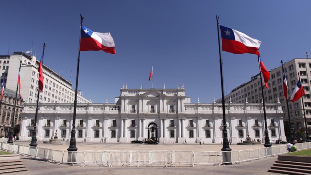 Nove deputados da oposição apresentaram queixa contra o presidente Piñera por "favorecer" a Enjoy.