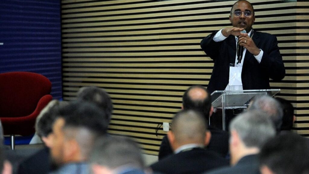 Evento na Federação Paulista de Futebol discutiu os rumos da atividade de apostas esportivas; assista ao vídeo