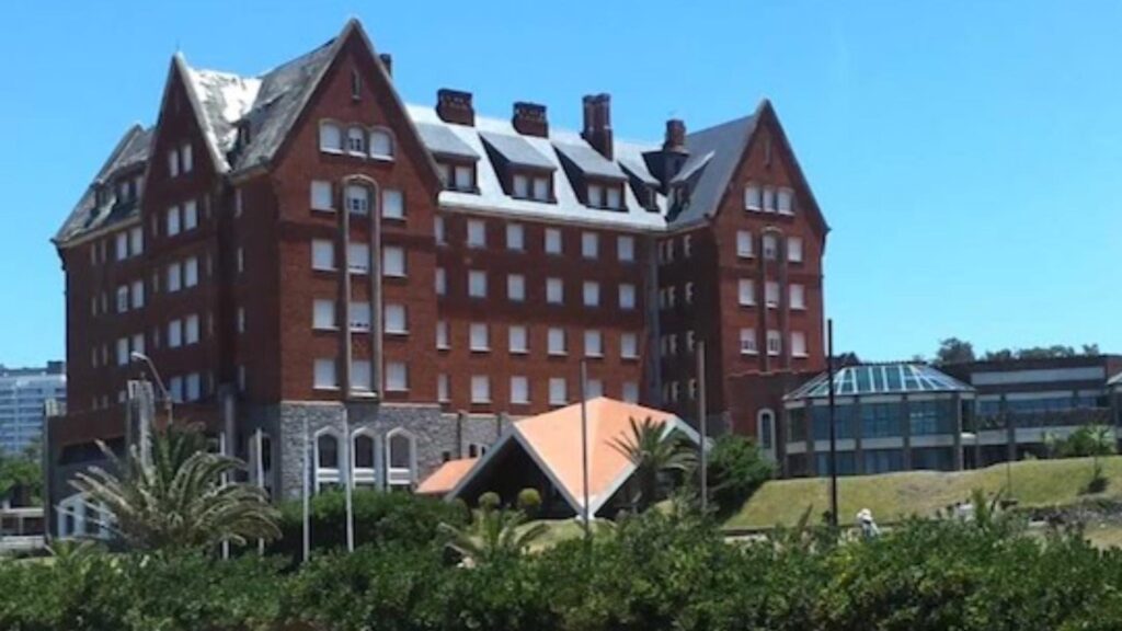 O Cipriani Group demoliu um hotel histórico no Uruguai para construir um novo estabelecimento de cassino.